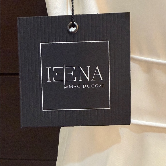 NWT Mac Duggal White Layered Tulle Chiffon Ball Gown Ballgown Maxi Dress - Picture 3 of 11